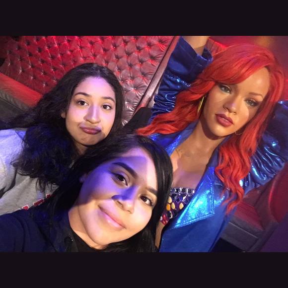 Meet your Posher, Emily - Picture 1 of 1